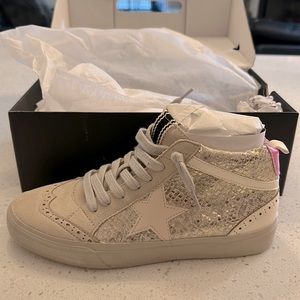 ShuShop Paulina sneaker size7 NWT and Box